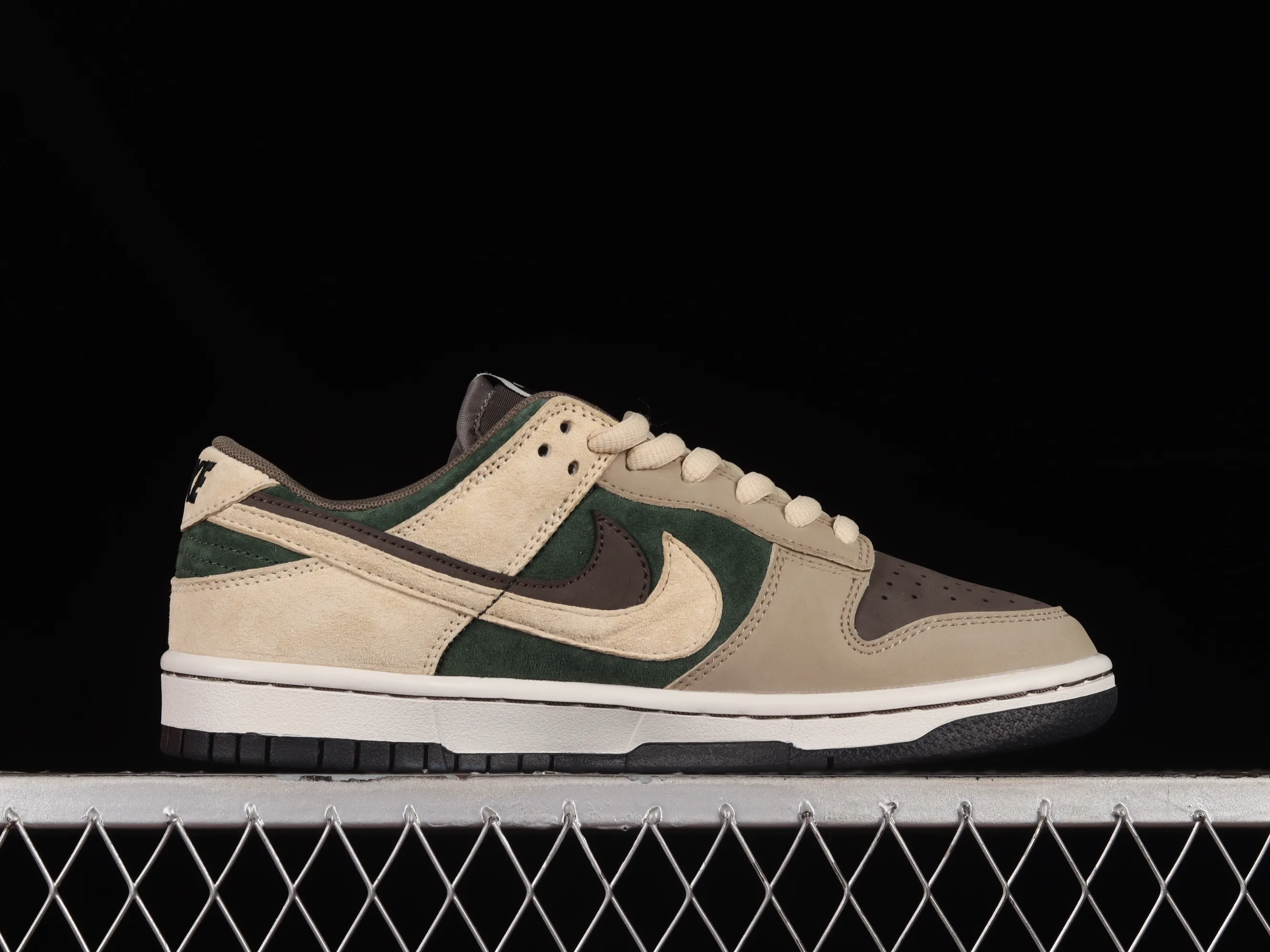 All categories Nk SB Dunk Series Nk SB Dunk Low low-top sneakers Otomo Katsuhiro x Nk SB Dunk Low "Steamboy OST" Otomo Katsuhiro co-branded double hook SB low-top sports and leisure sneakers CT2552-895